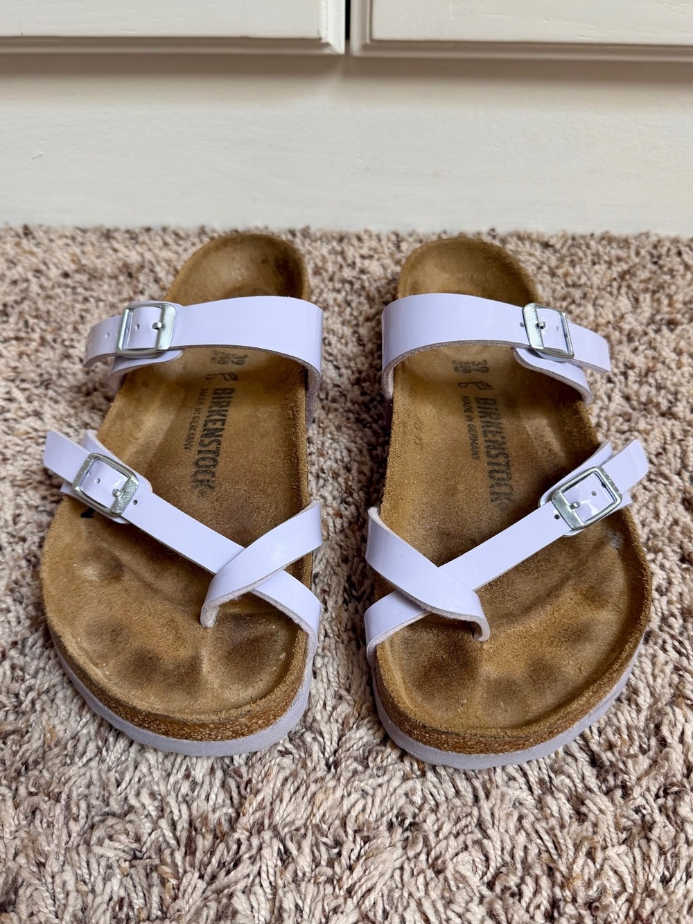 Birkenstock Mayari Sandal in Patent Purple Fog Size 39 or 9 - Picture 2 of 12